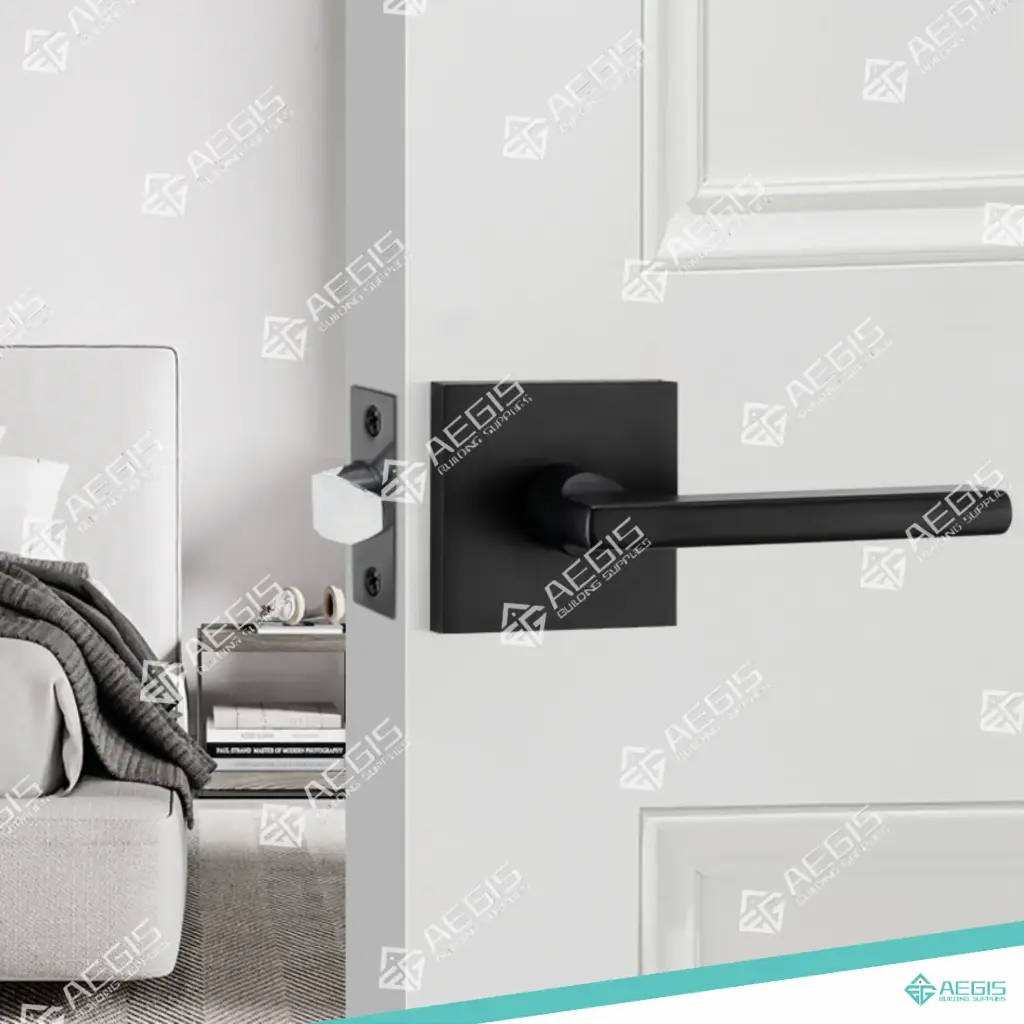 814.4.1.3 - SQUARE THIN DOOR HANDLE LEVER SQUARE COVER PLATE - BLACK - ENTRY